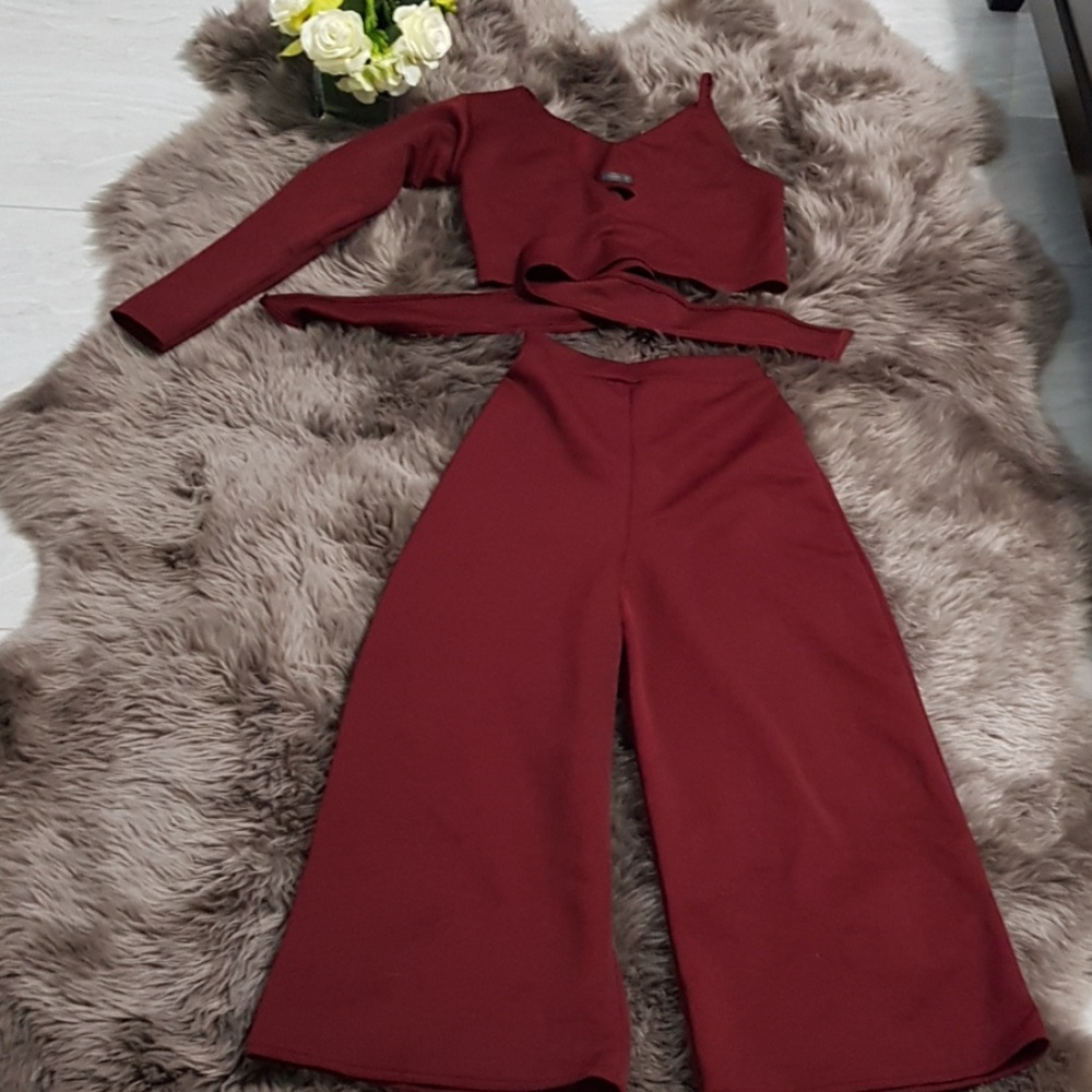 Wrap Crop Top and Wide Leg Pants 2 Piece Set New! - Picture 4 of 8